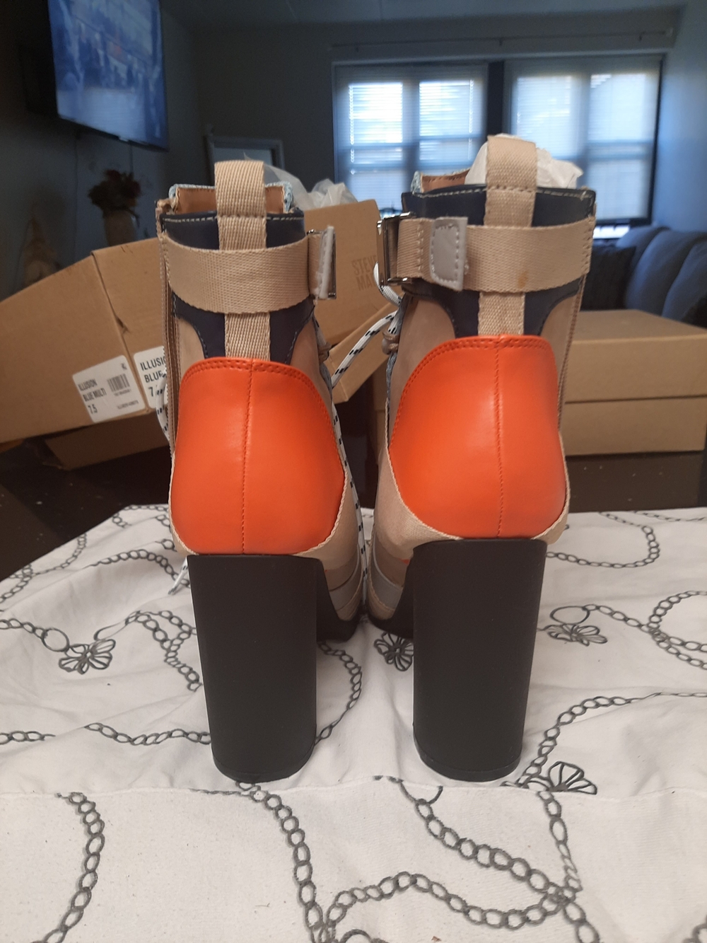 Steve Madden - Picture 4 of 7
